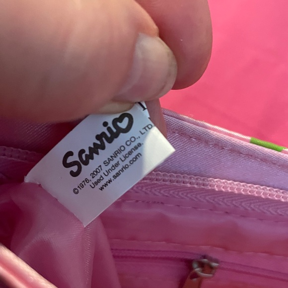 SANRIO 1976 2007 HELLO
KITTY Pink Shoulder Bag - Picture 8 of 9